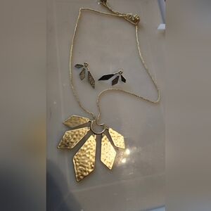 Kendra Scott Gold Mari Necklace and Earring Set